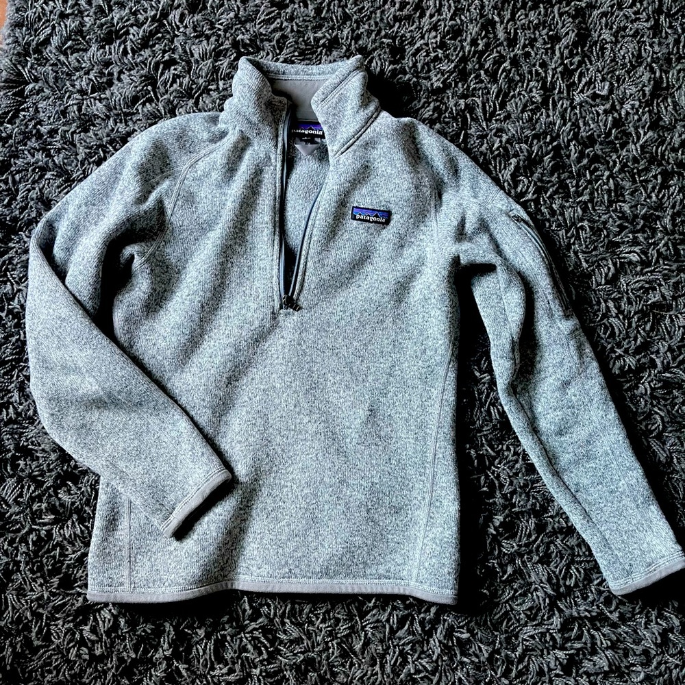 UP FOR SALE TILL (4/3/22)!! Women’s patagonia better sweater 1/4 zip pullover.
